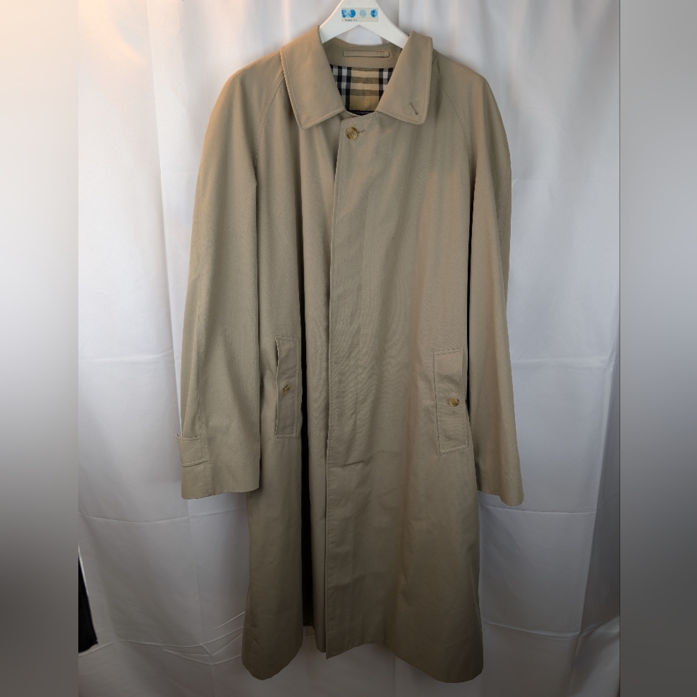 Burberry Vintage Classic Tan Men's Trench Coat Size 52 Long In VGUC - Picture 1 of 13